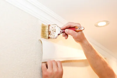 Pose de papier peint à Giscos — revêtements muraux et toiles de verre